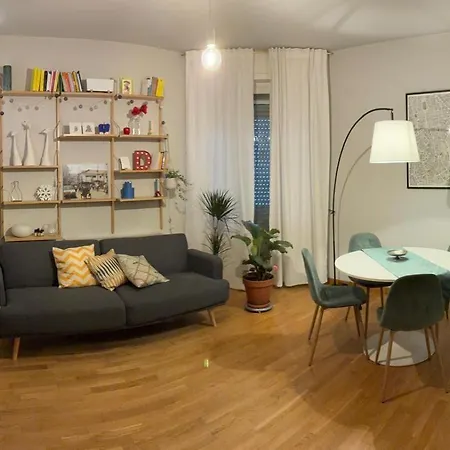 アパート La Casa Del Sarto ミラノ